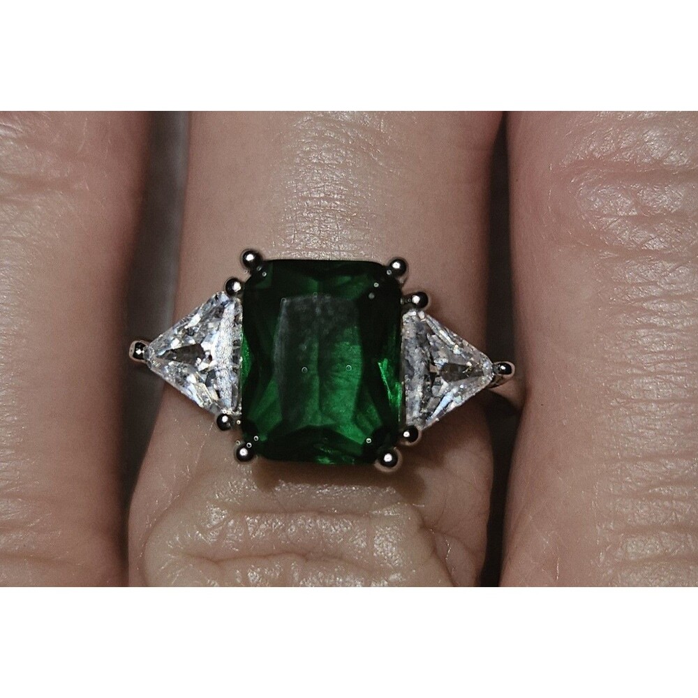 Dazzling Womens White Gold Rhodium Plated Cubic Zirconia Size 6 Designer Ring